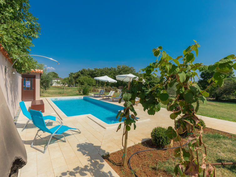 Centraal gelegen vakantiehuis Lancin met privézwembad in Marčana in Pula/Marčana