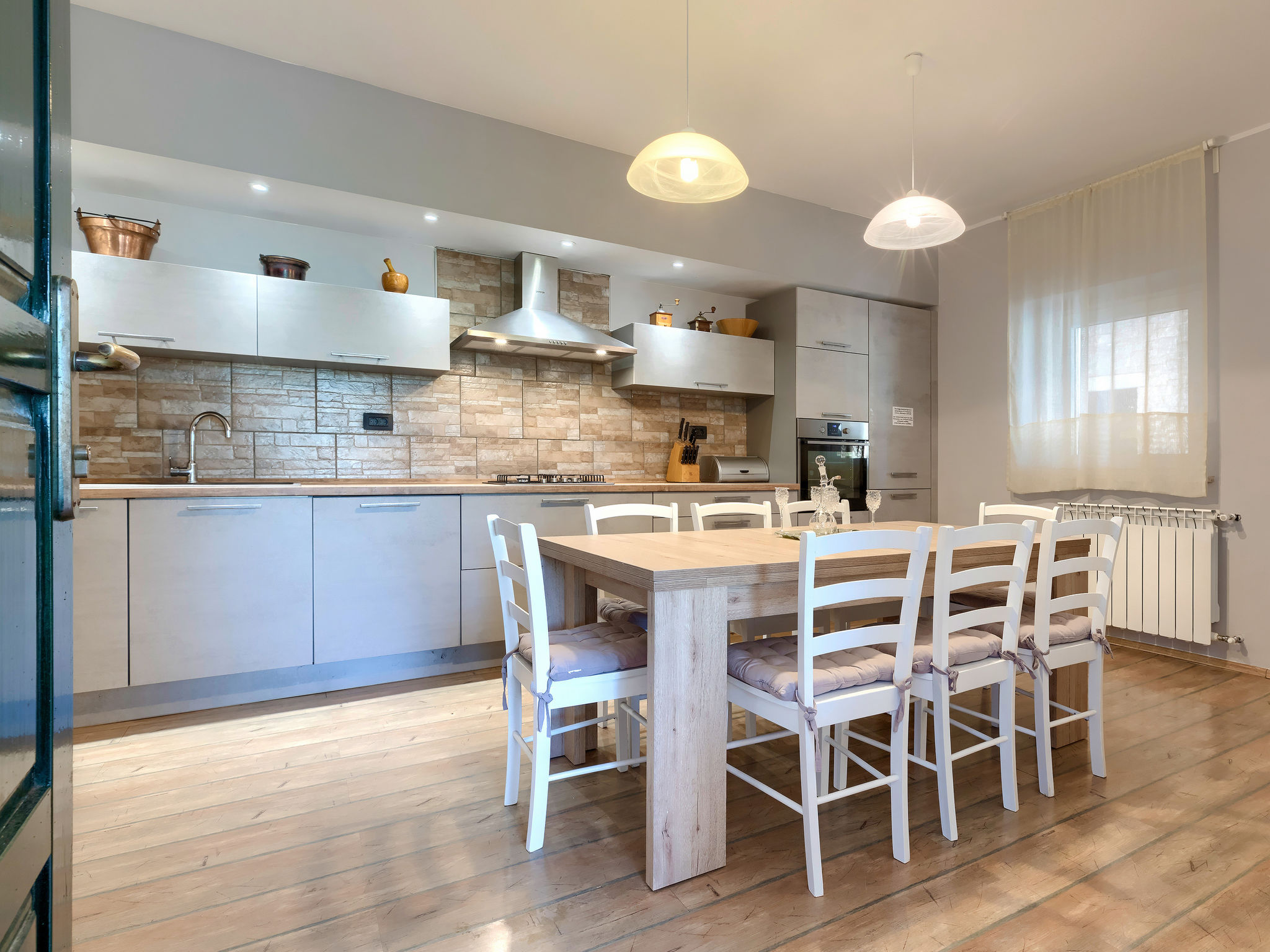 Kitchen / Dining Room