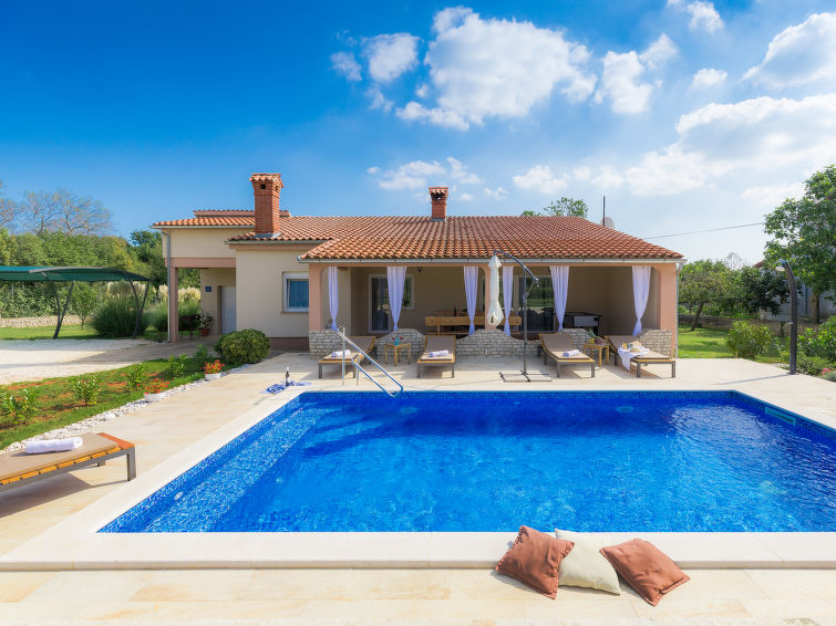 Search and Stay destination Filipana, Istarska županija - Croatia from AU$ 208. Filipana (RCA405)