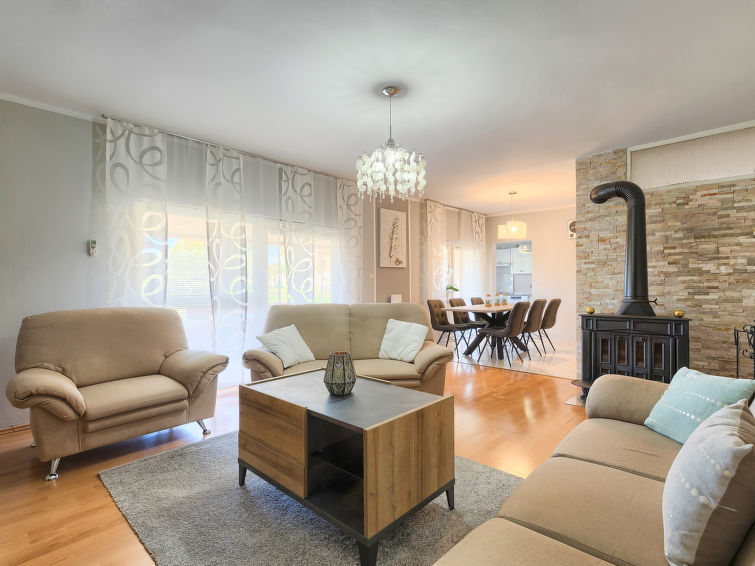 Search and Stay destination Filipana, Istarska županija - Croatia from AU$ 208. Filipana (RCA405)