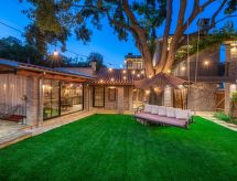 Rustic cozy house Pupy mit private pool und kino