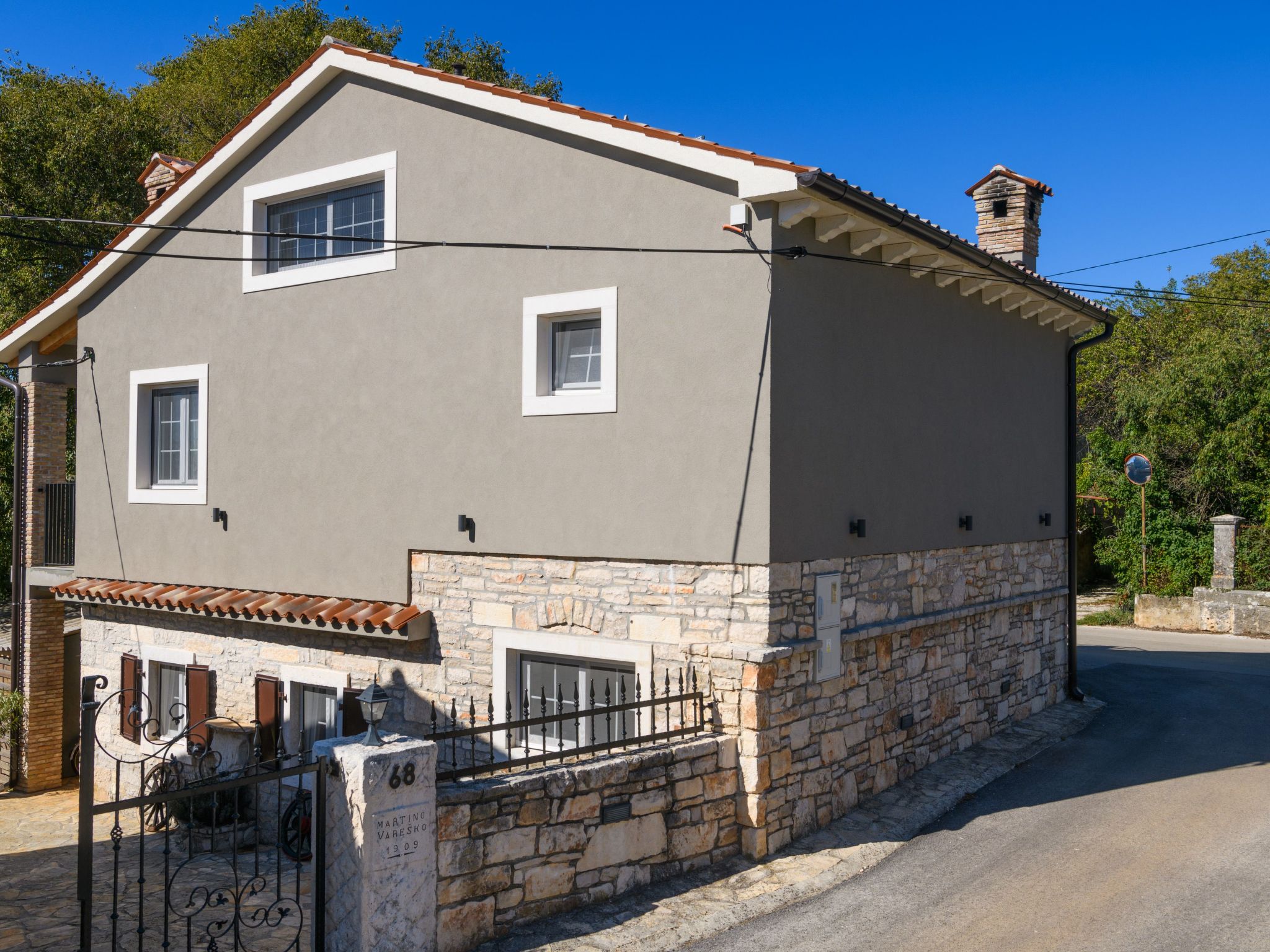 Rustic cozy house Pupy mit private pool und kino-Binnen