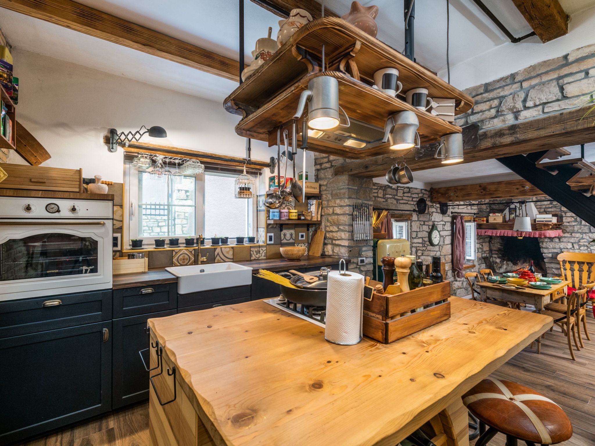 Rustic cozy house Pupy mit private pool und kino-Binnen