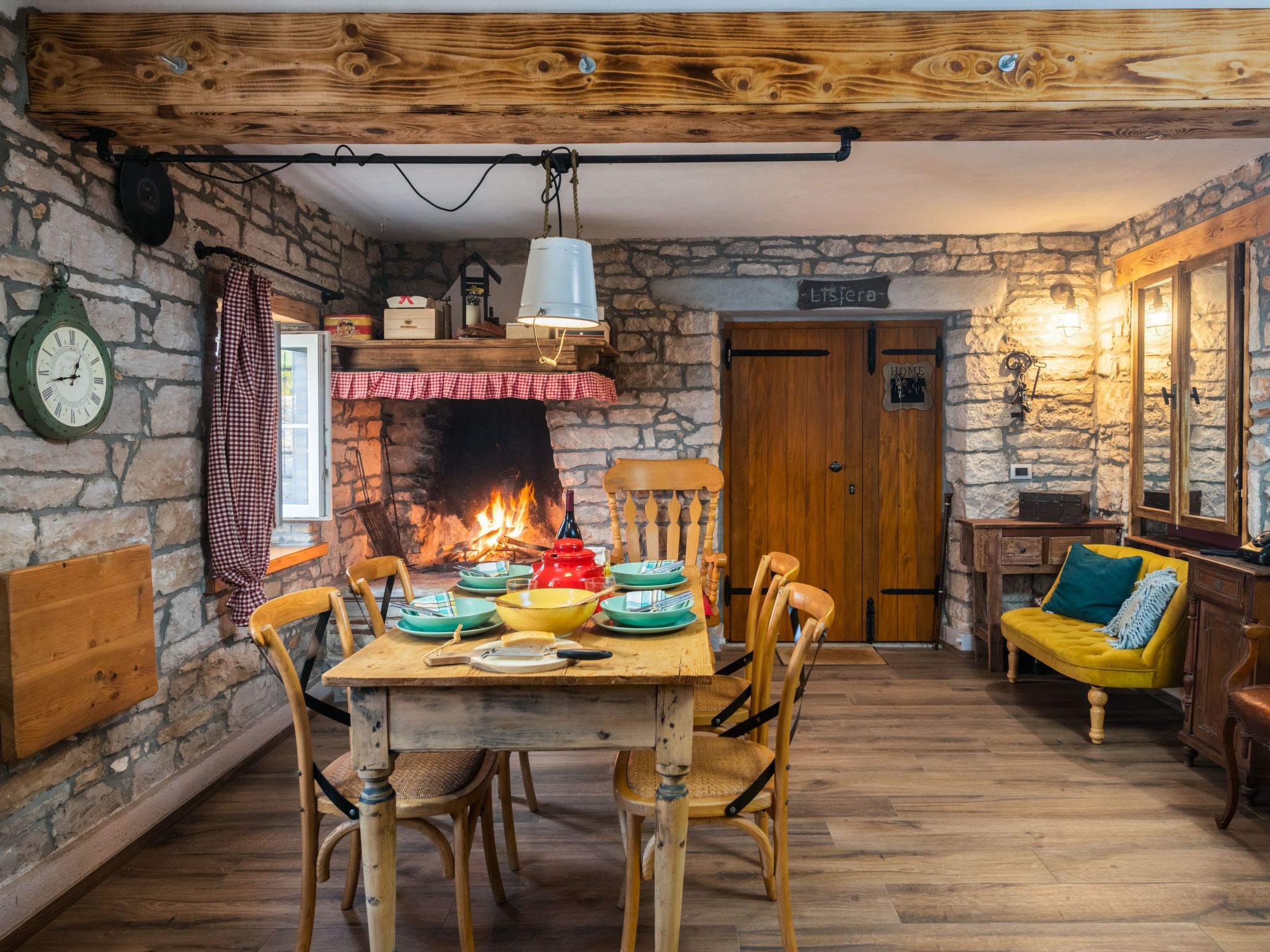 Rustic cozy house Pupy mit private pool und kino-Binnen