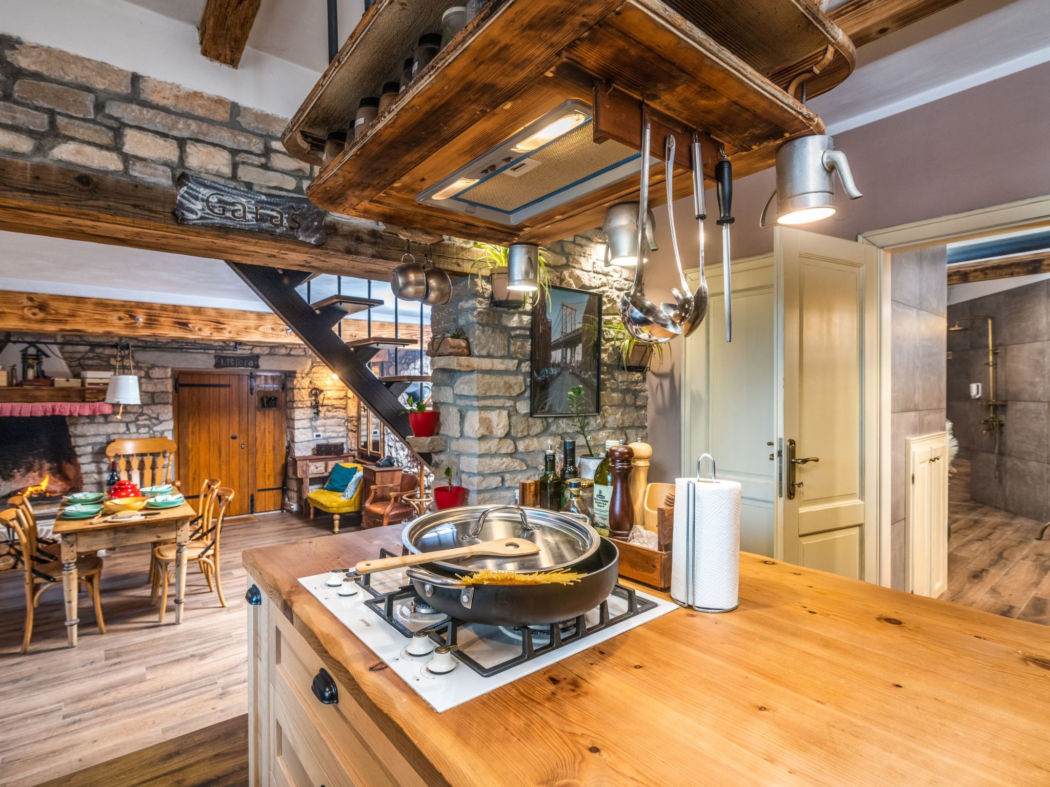 Rustic cozy house Pupy mit private pool und kino-Binnen