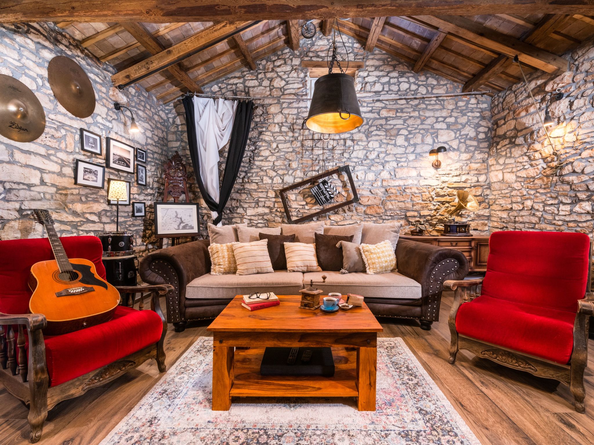 Rustic cozy house Pupy mit private pool und kino-Binnen