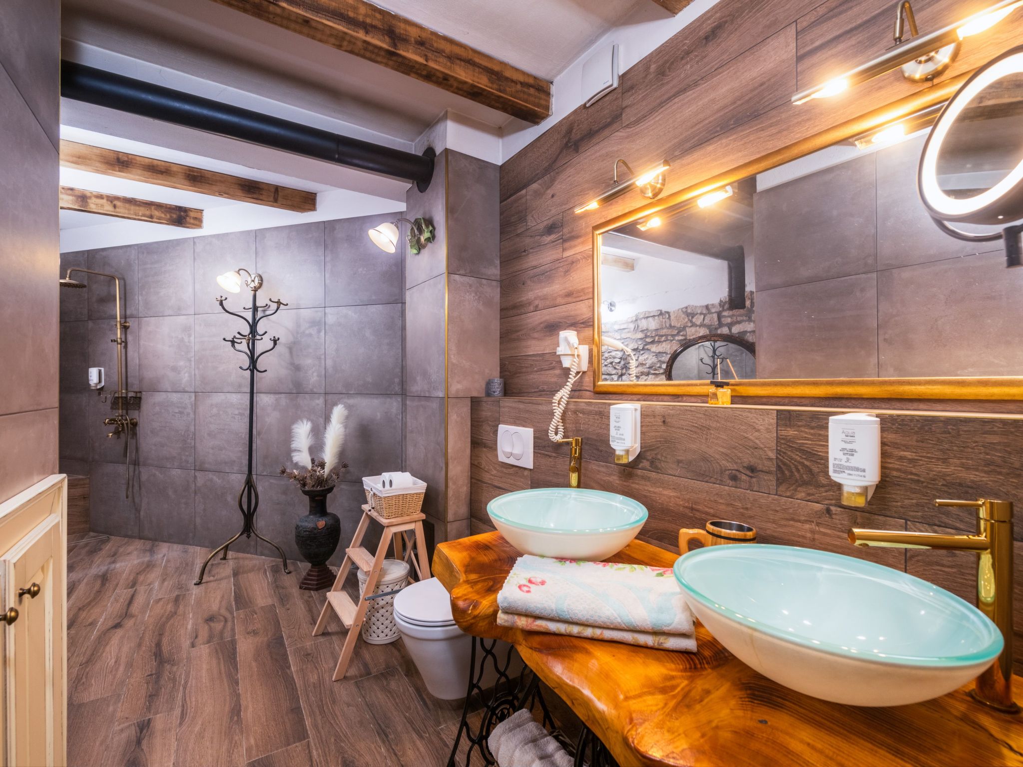 Rustic cozy house Pupy mit private pool und kino-Binnen