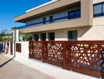Villa Bavigo: Privé-oase nabij strand & Pula voor 8 personen - thumbnail 2