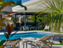 Villa Bavigo: Privé-oase nabij strand & Pula voor 8 personen - thumbnail 1