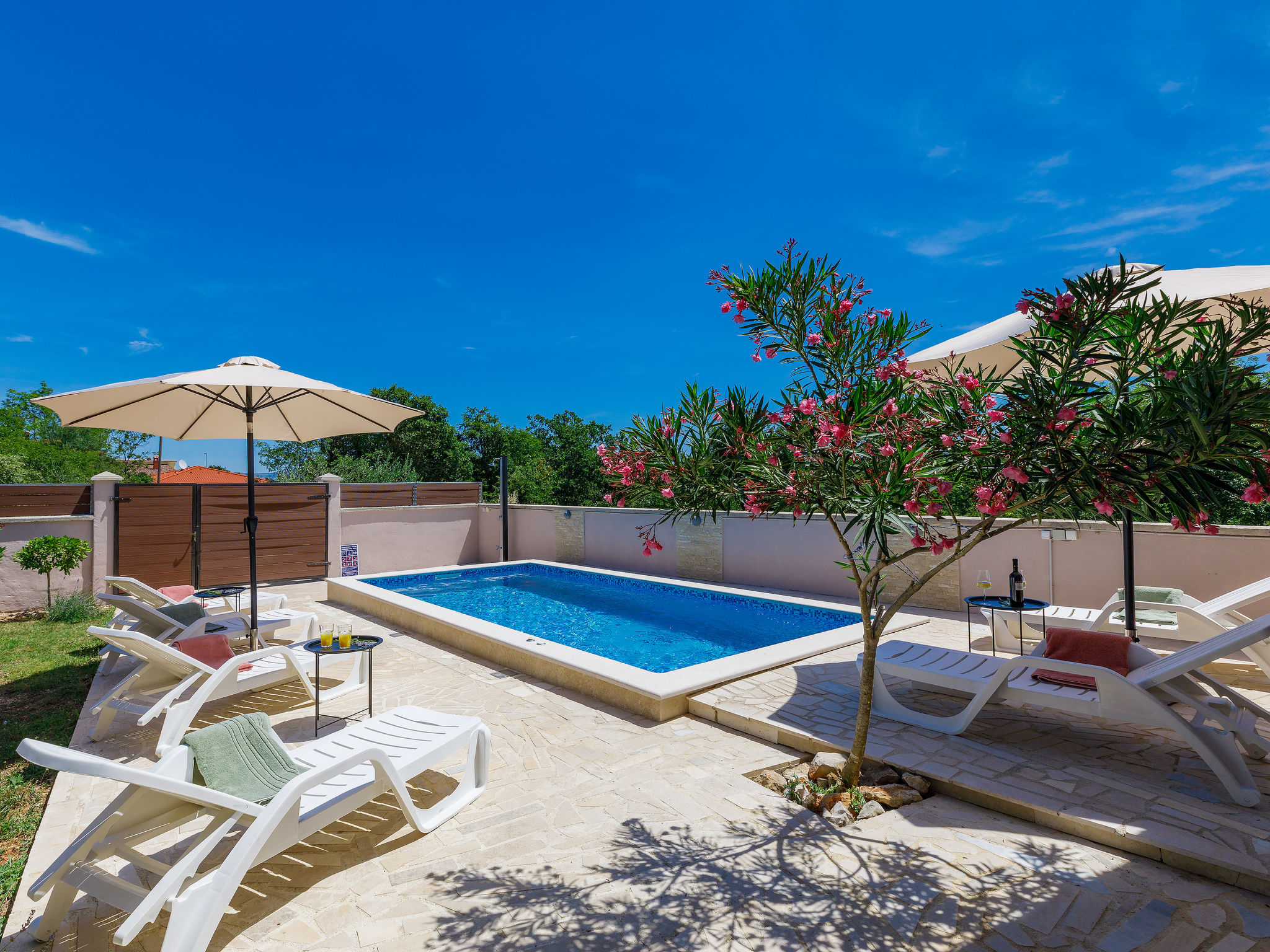 Vrijstaande villa Maslina met privézwembad, 2,2 km van strand Duga Uvala - foto 3