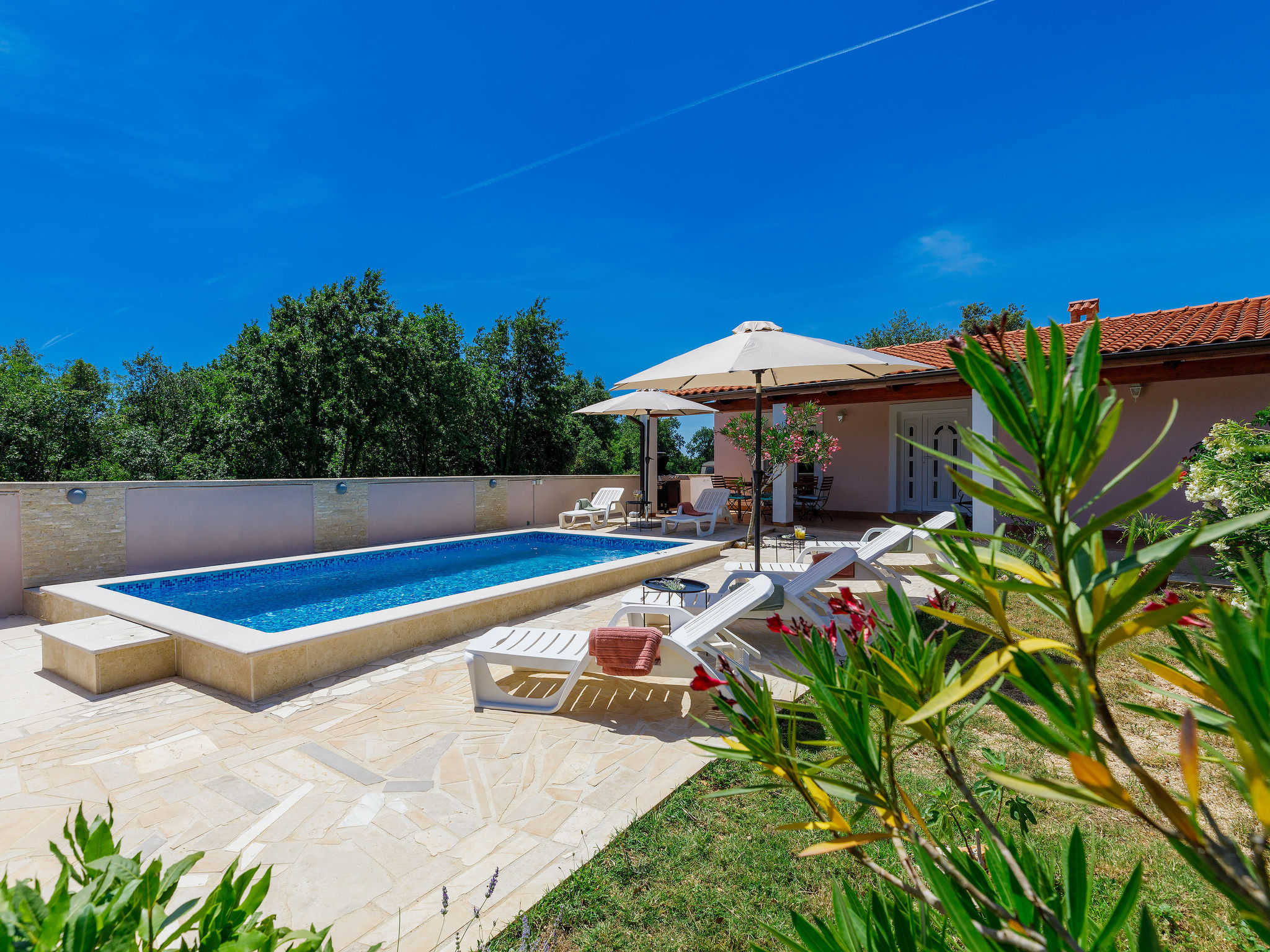 Vrijstaande villa Maslina met privézwembad, 2,2 km van strand Duga Uvala - foto 23