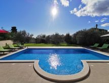Ferienvilla mit eigenem Garten und Grill