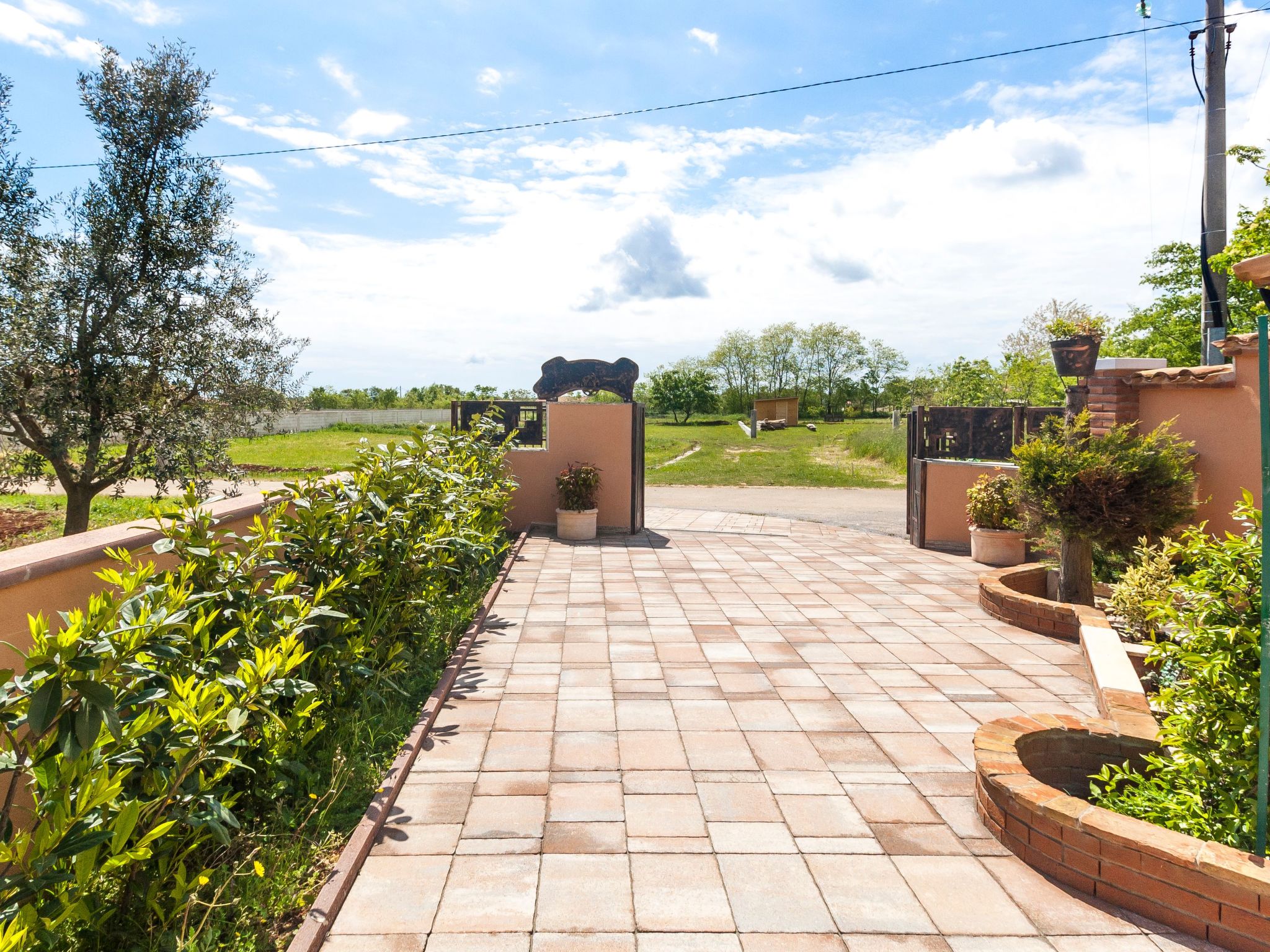 Haus im Industriestil Eni mit privatem Parkplatz-Binnen