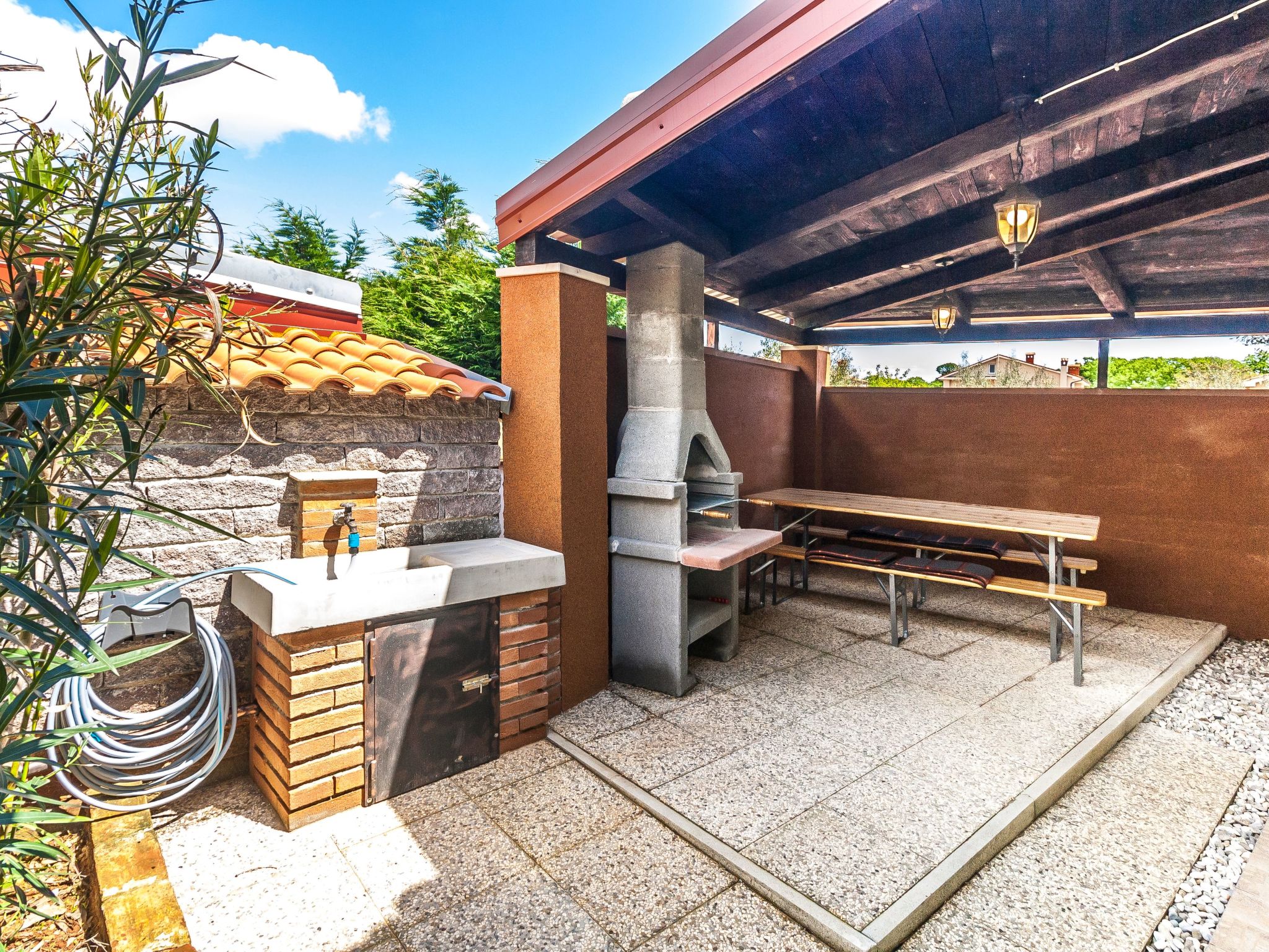 Haus im Industriestil Eni mit privatem Parkplatz-Binnen