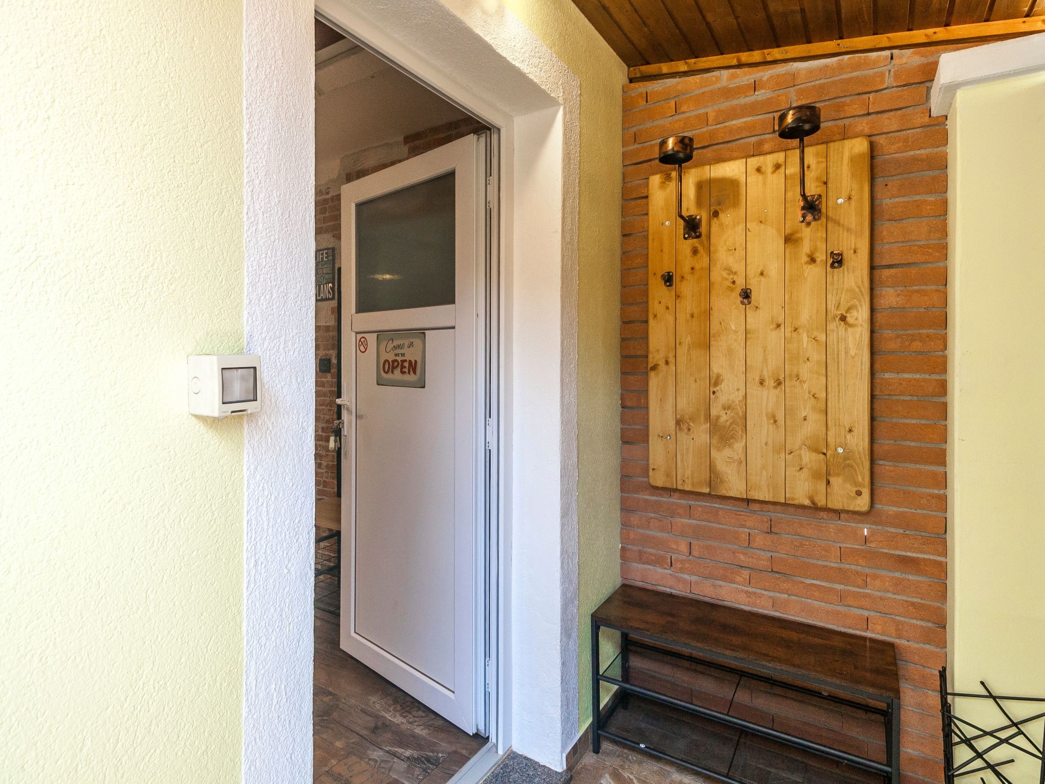 Haus im Industriestil Eni mit privatem Parkplatz-Binnen