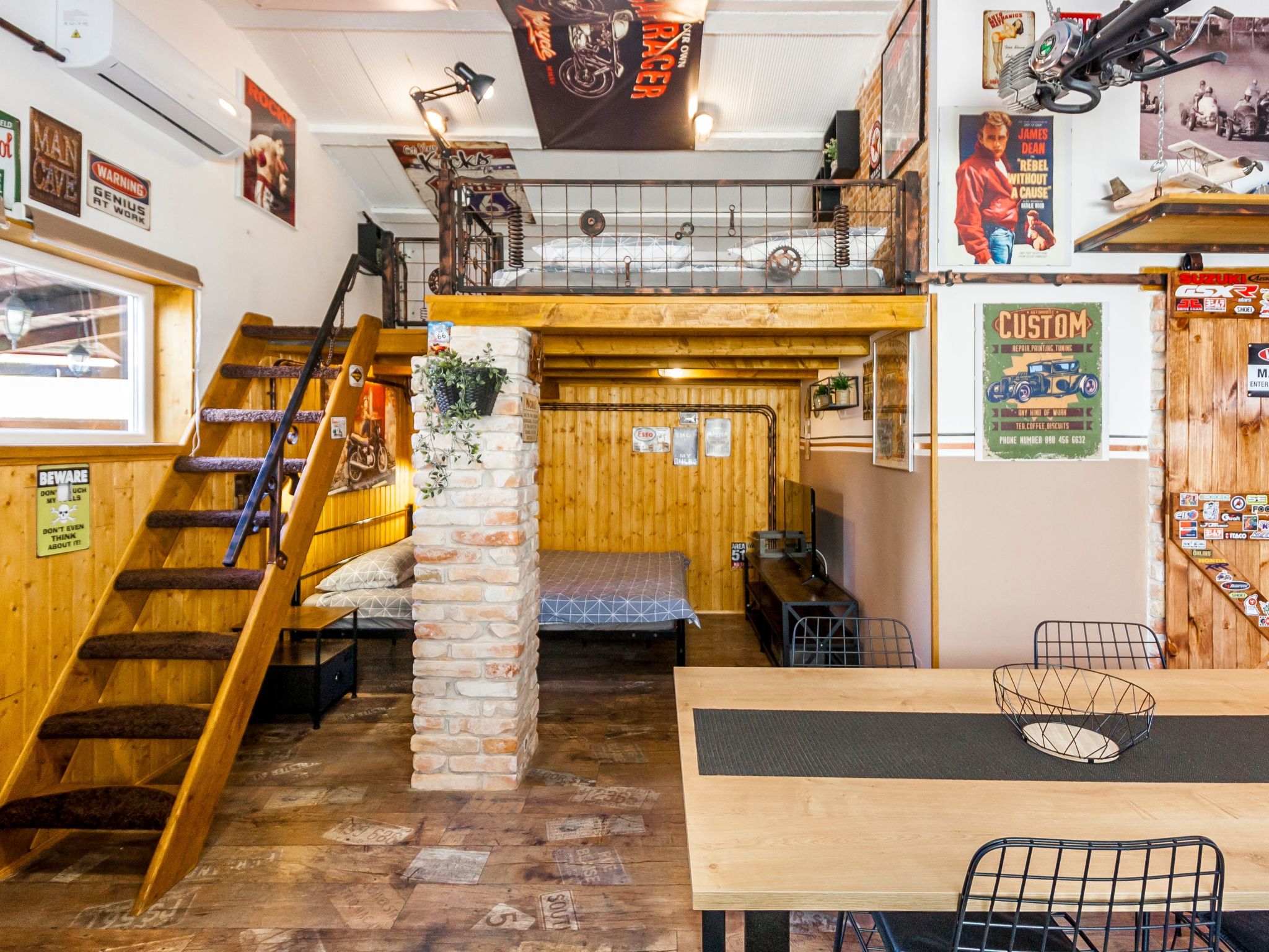 Haus im Industriestil Eni mit privatem Parkplatz-Binnen