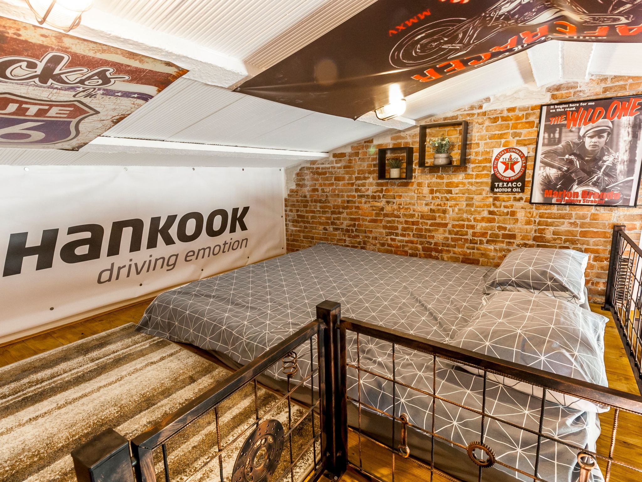 Haus im Industriestil Eni mit privatem Parkplatz-Binnen