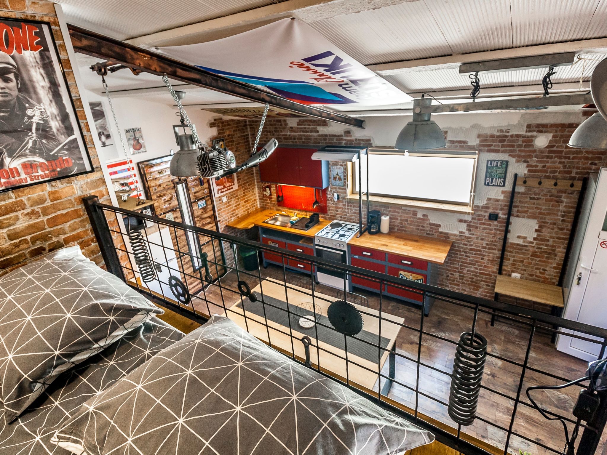 Haus im Industriestil Eni mit privatem Parkplatz-Binnen