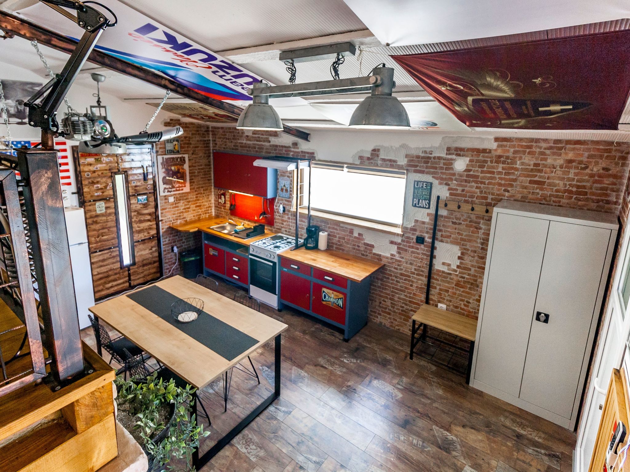 Haus im Industriestil Eni mit privatem Parkplatz-Binnen