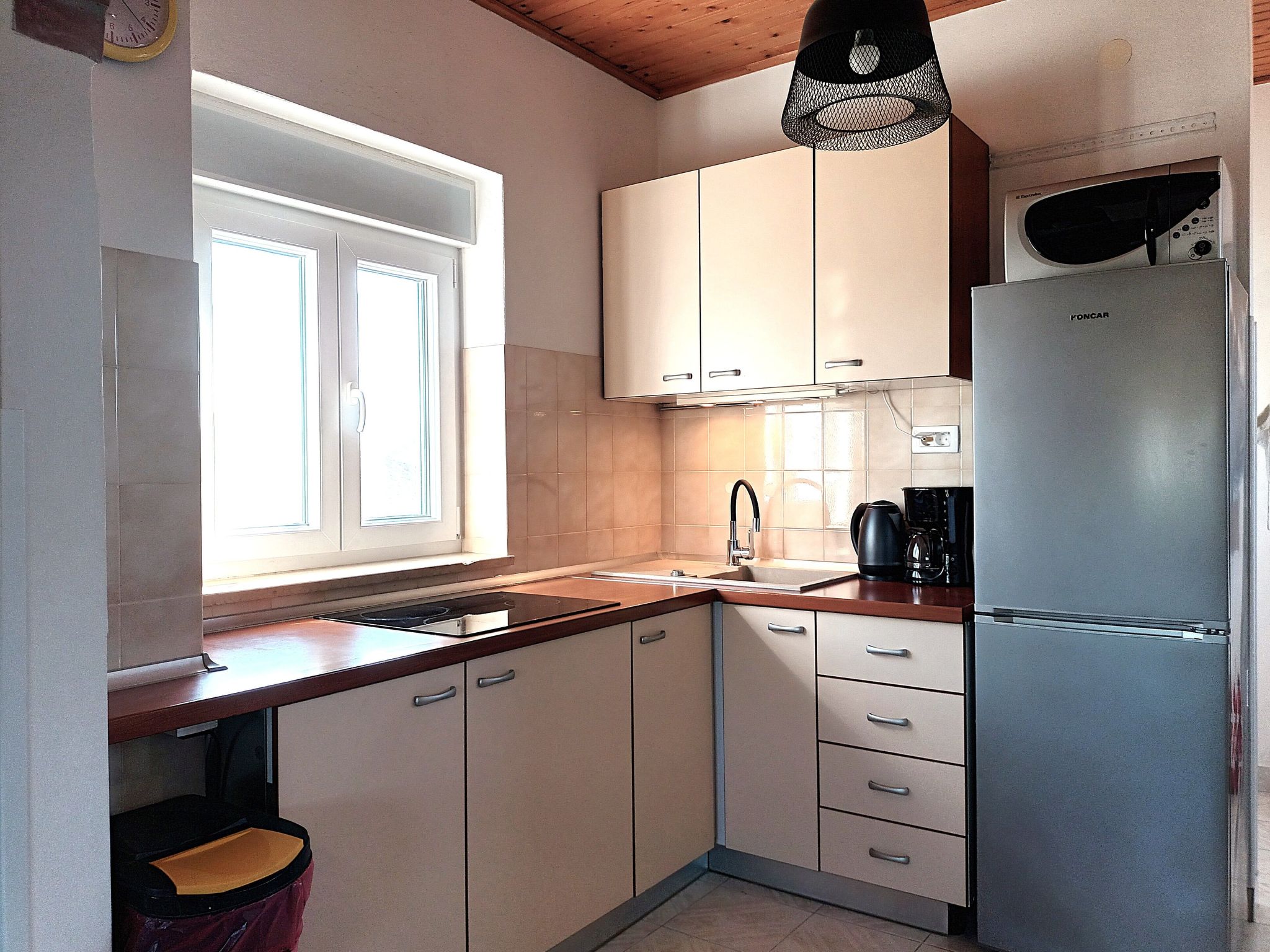 "Gortan" mit Blick auf das Wasser-Image-tags.info