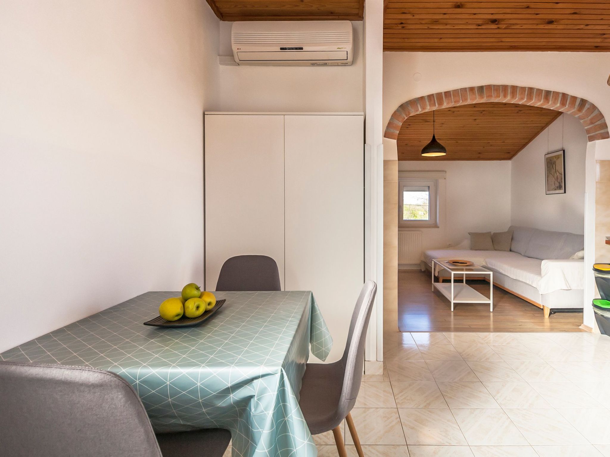 "Gortan" mit Blick auf das Wasser-Image-tags.info