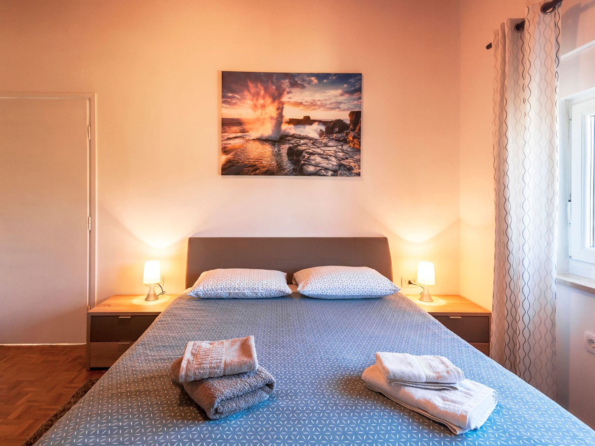 "Gortan" mit Blick auf das Wasser-Image-tags.info