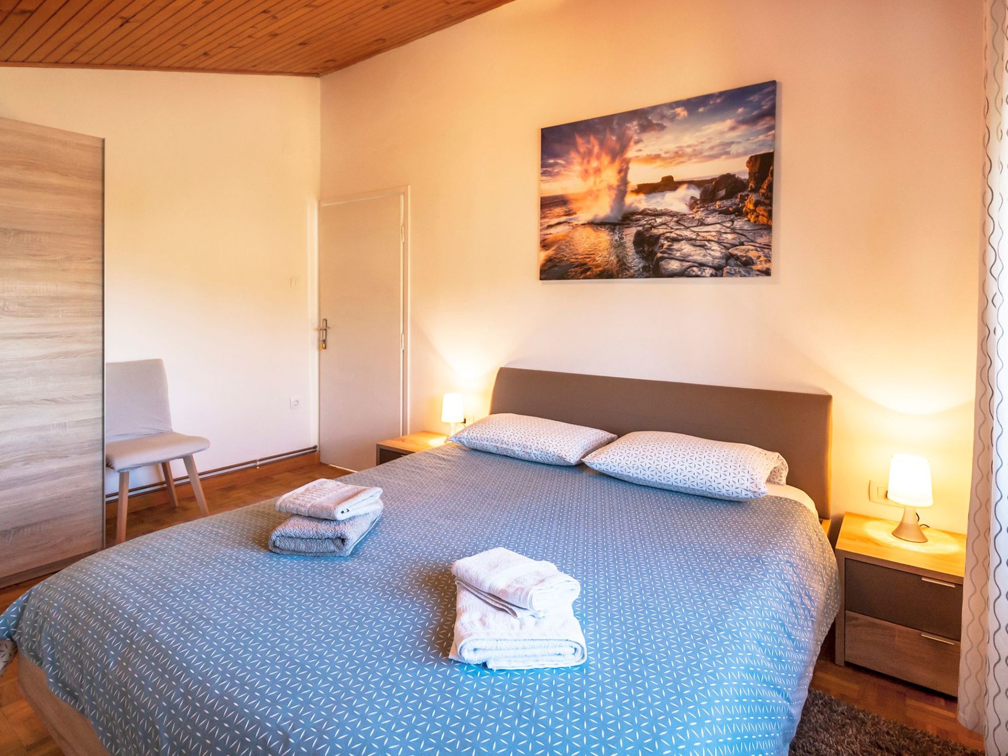 "Gortan" mit Blick auf das Wasser-Image-tags.info