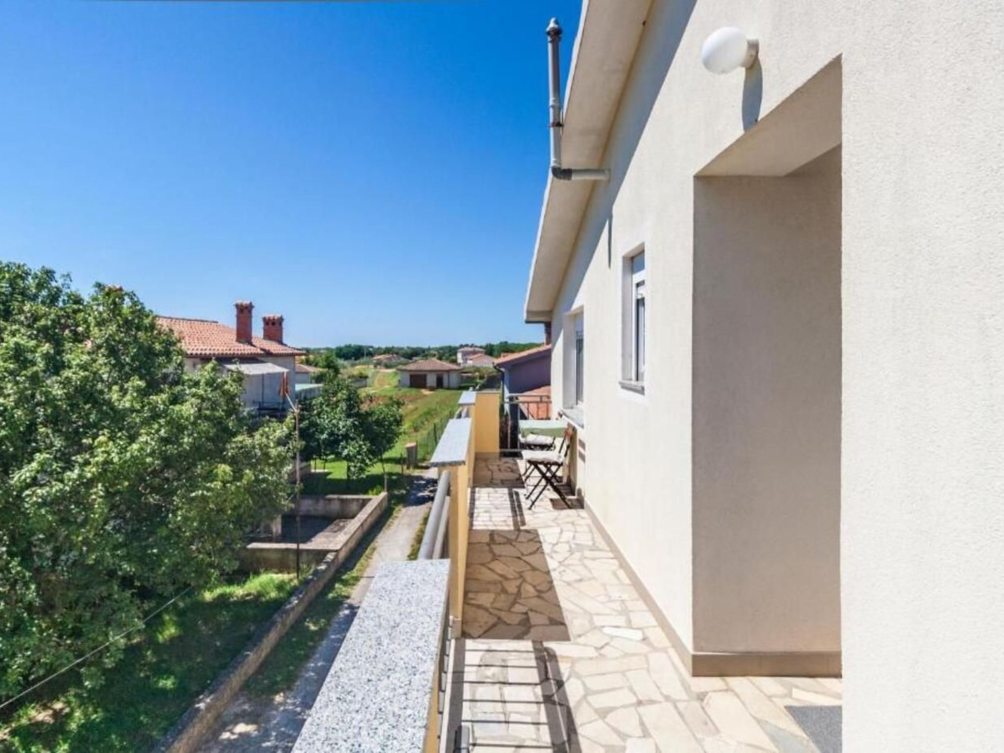 "Gortan" mit Blick auf das Wasser-Image-tags.info