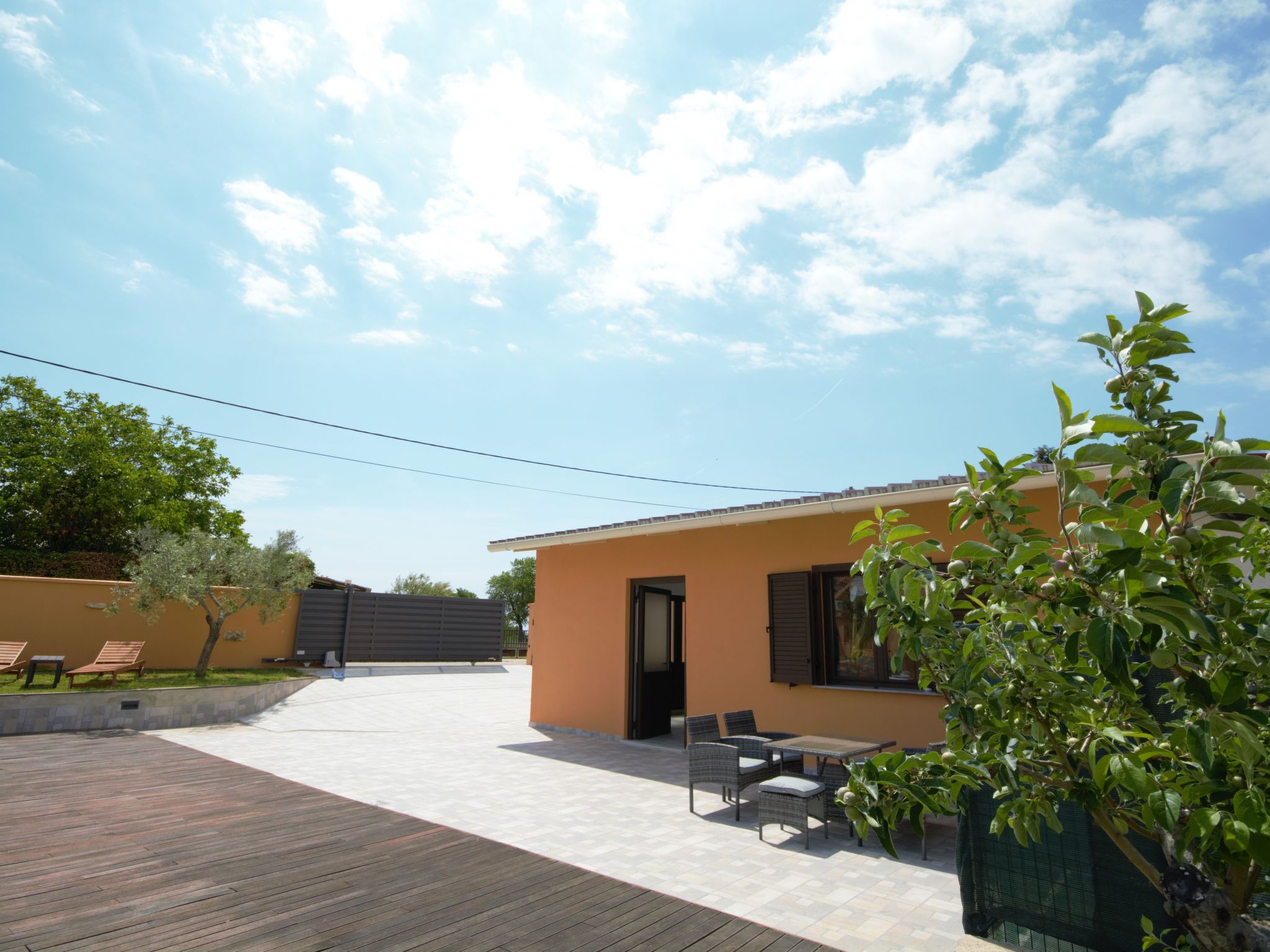 XXL-Ferienhaus "Cokuni" mit privatem Pool-Binnen