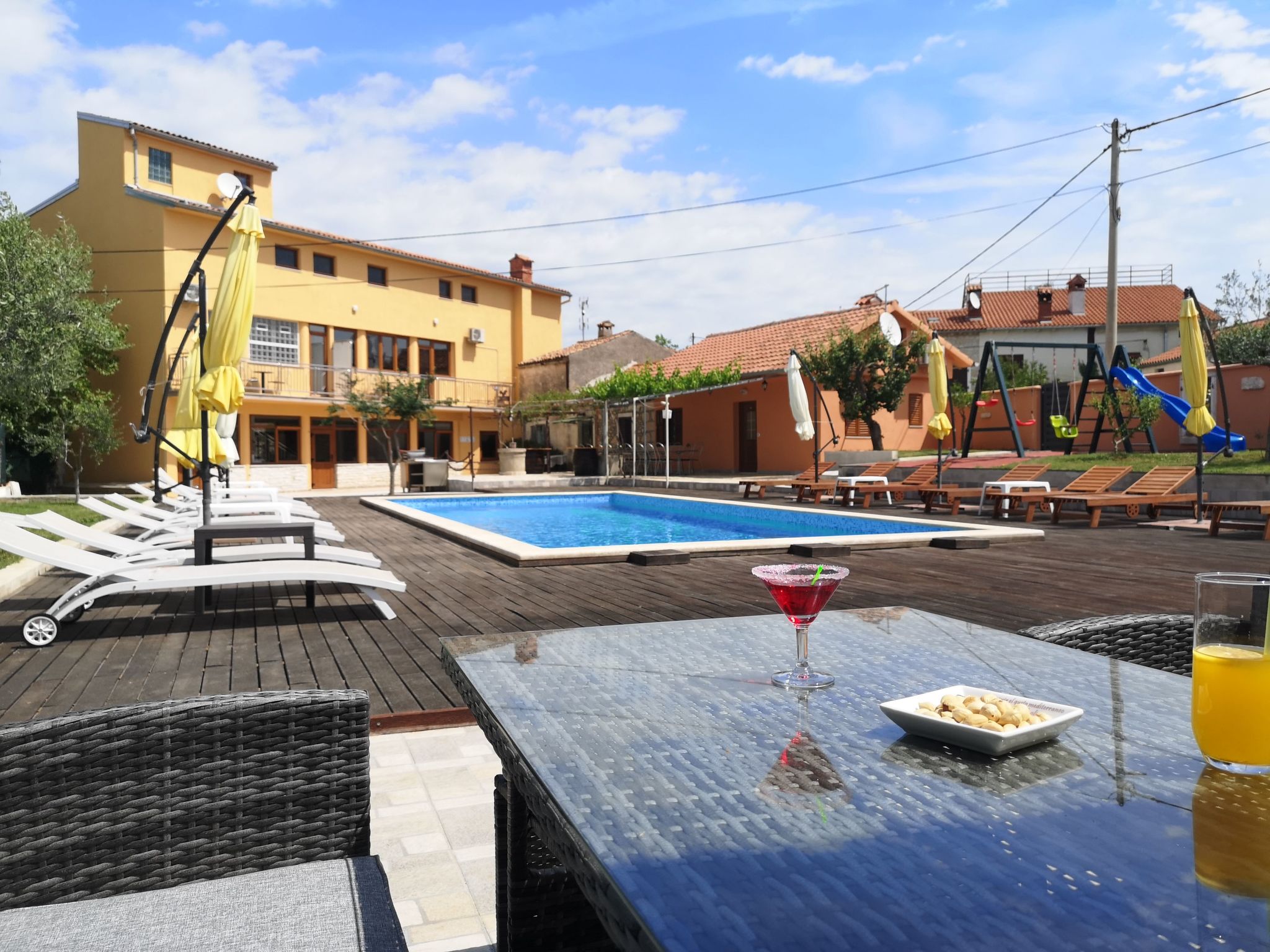 XXL-Ferienhaus "Cokuni" mit privatem Pool-Binnen