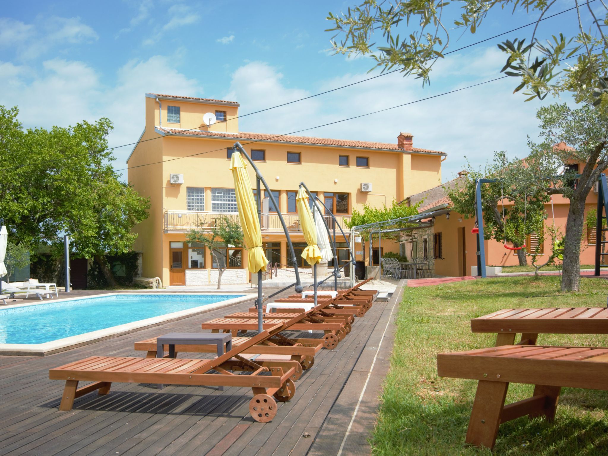 XXL-Ferienhaus "Cokuni" mit privatem Pool-Binnen