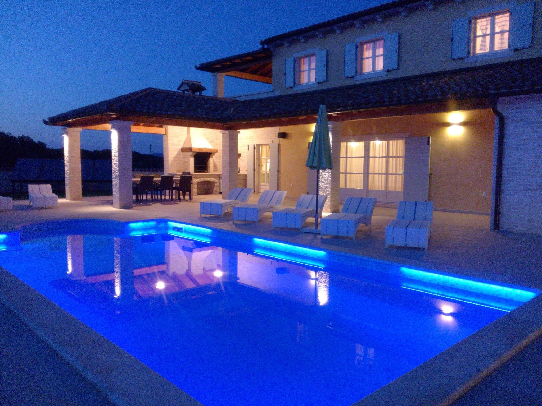 Für 8 Personen und 2 Kinder in Segotici, Istrien (Südküste von Istrien)-Dedans