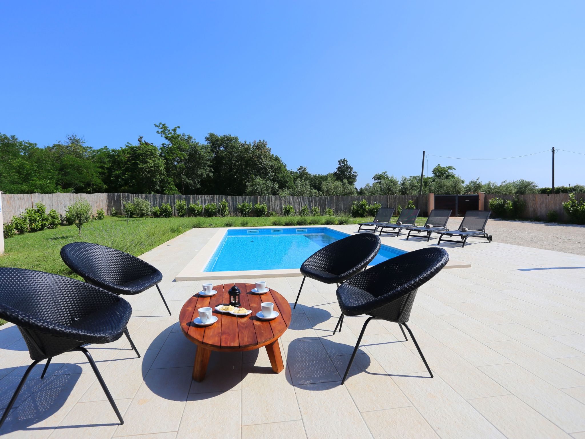 Haus Nina mit beheiztem Schwimmbad-Binnen