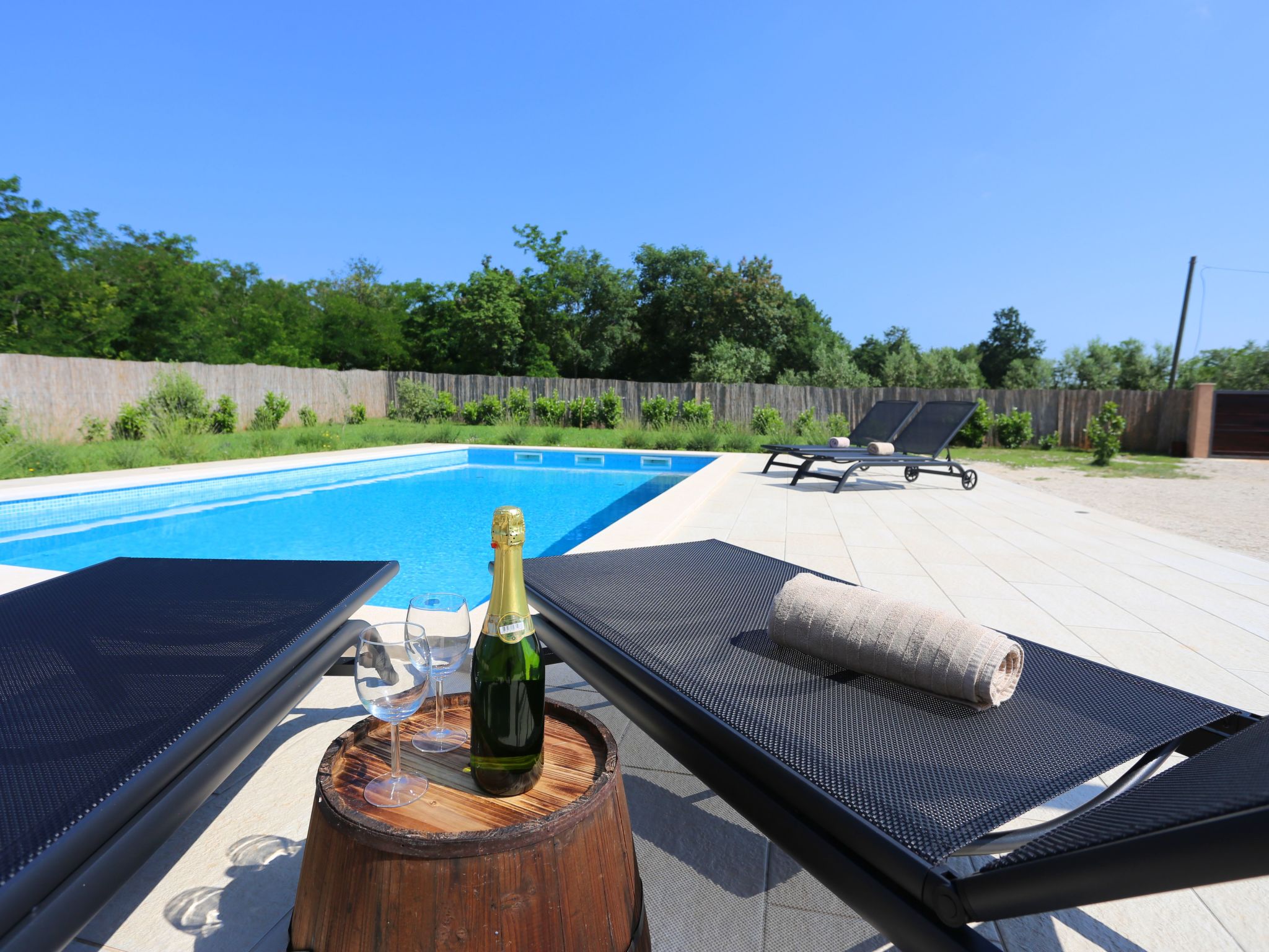 Haus Nina mit beheiztem Schwimmbad-Binnen