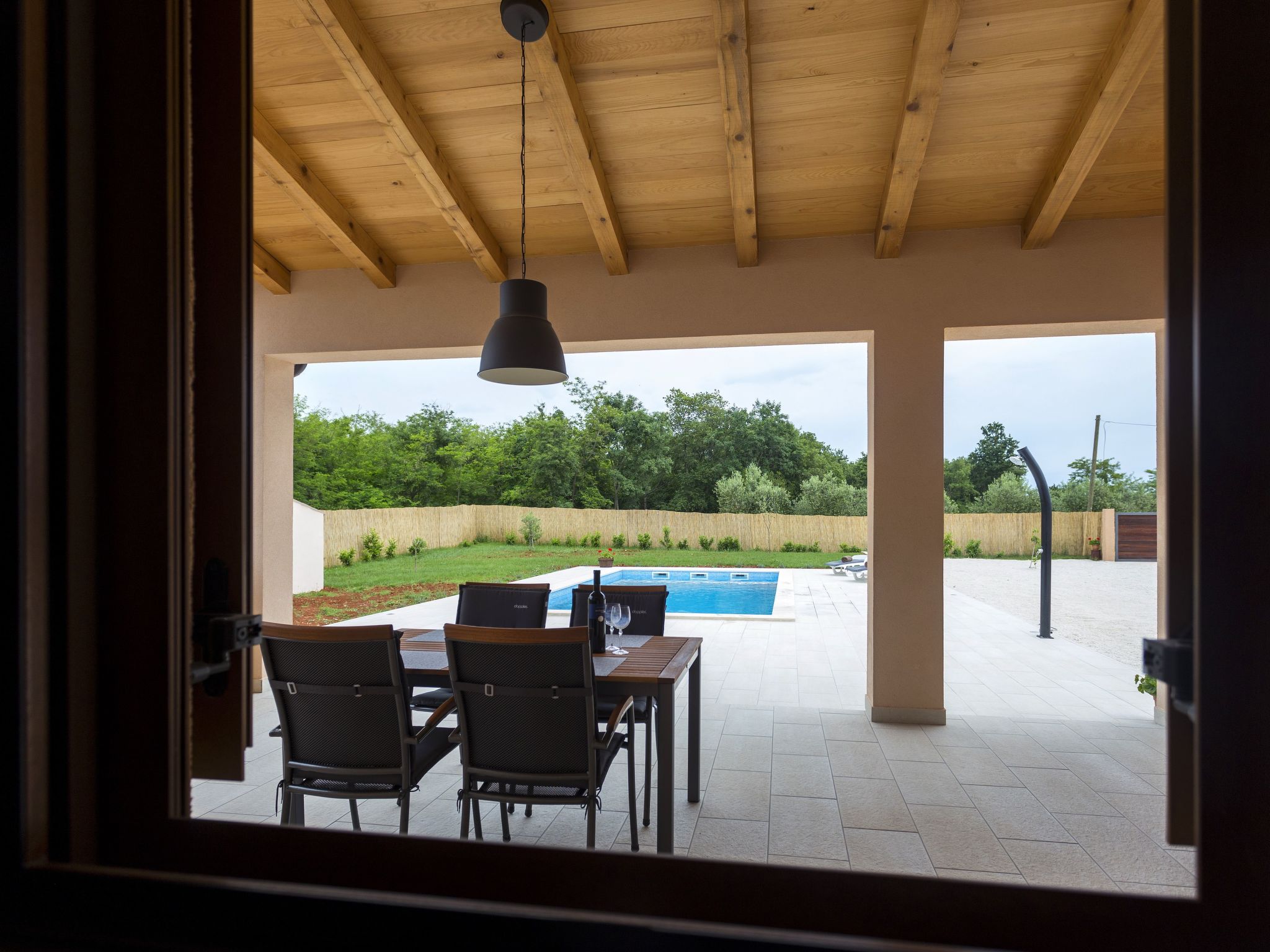 Haus Nina mit beheiztem Schwimmbad-Binnen