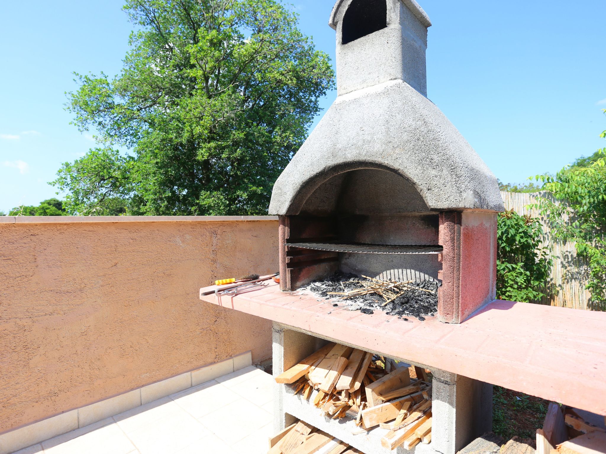 Haus Nina mit beheiztem Schwimmbad-Binnen