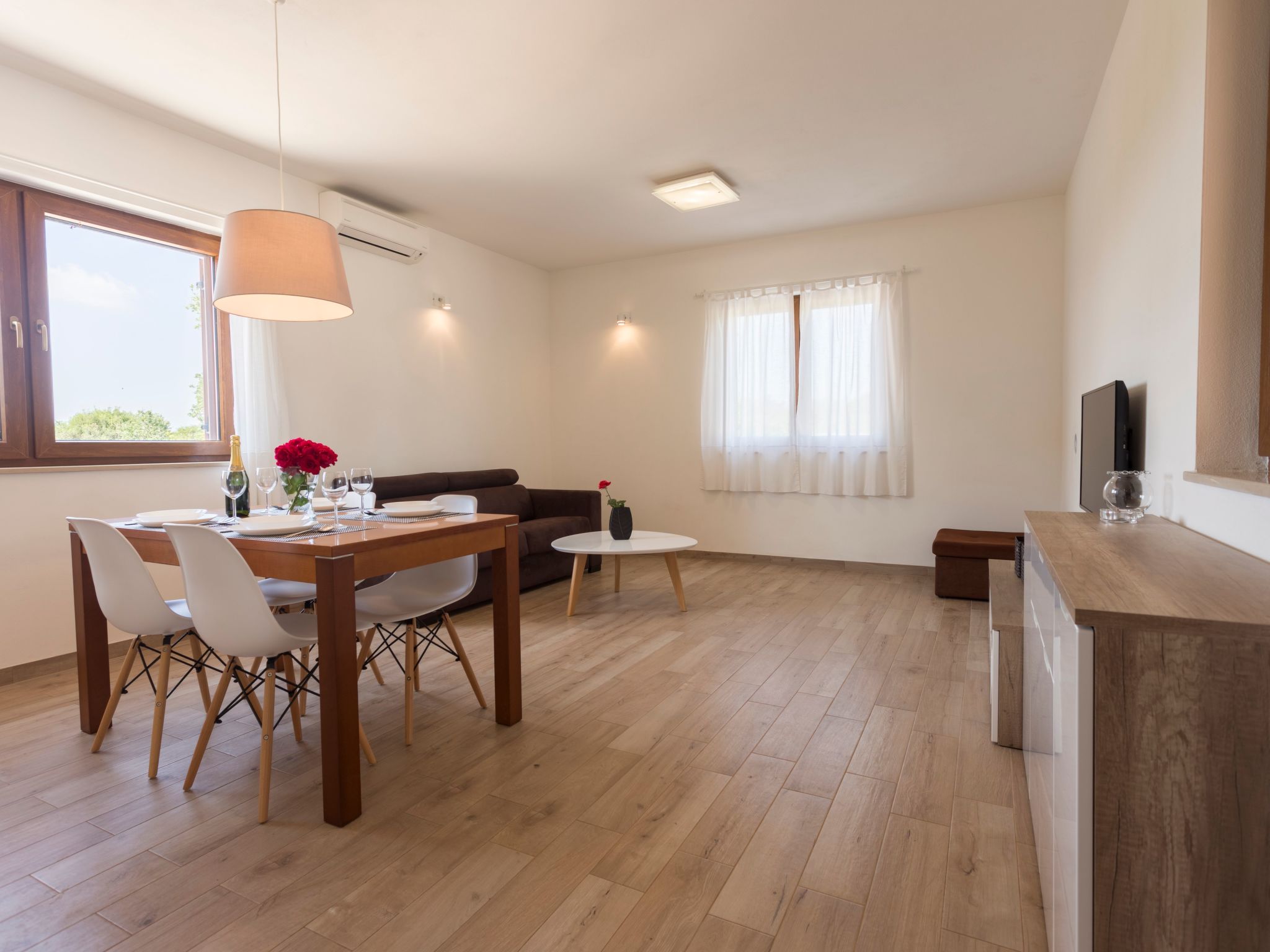 Haus Nina mit beheiztem Schwimmbad-Binnen