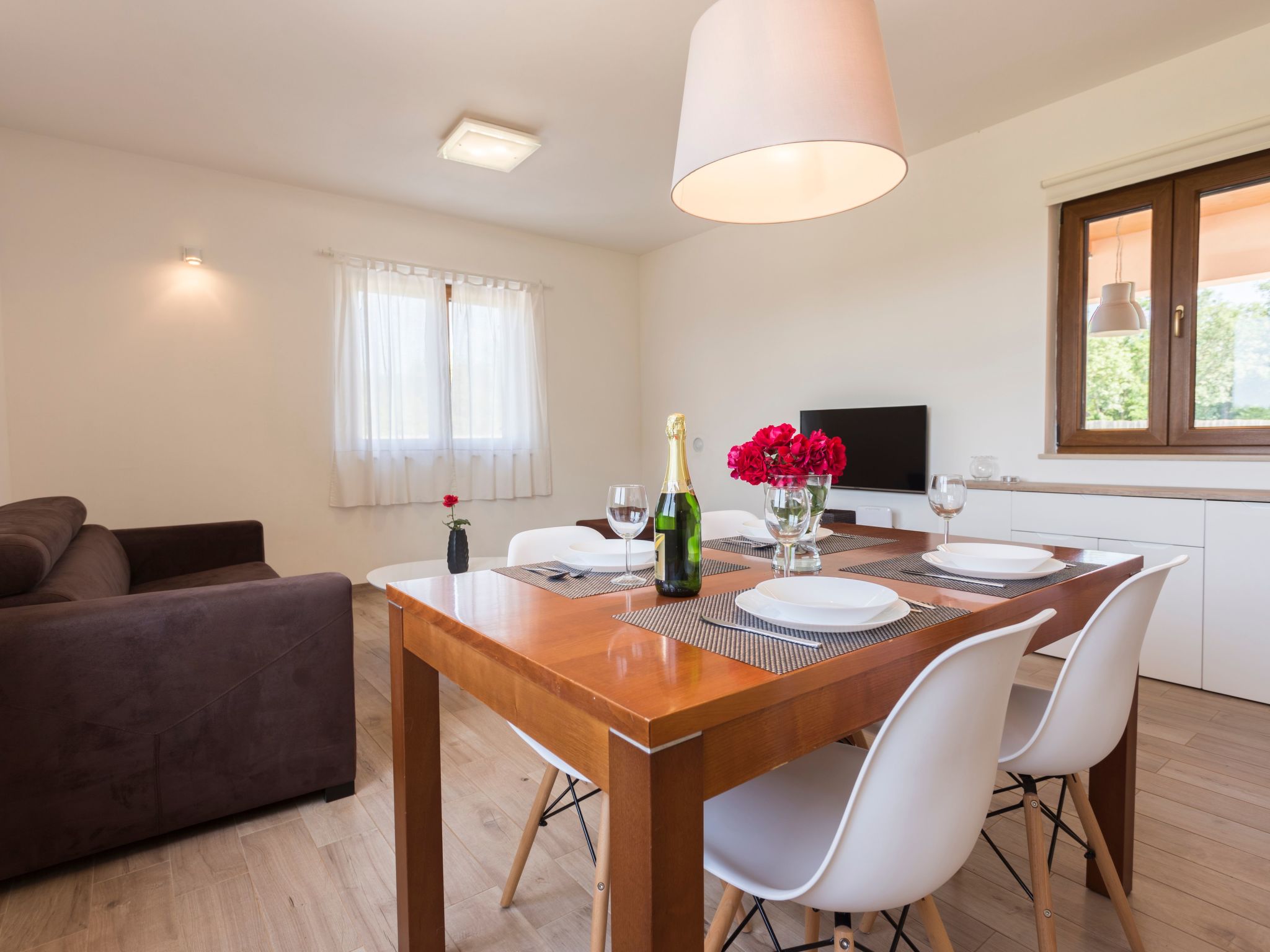 Haus Nina mit beheiztem Schwimmbad-Binnen