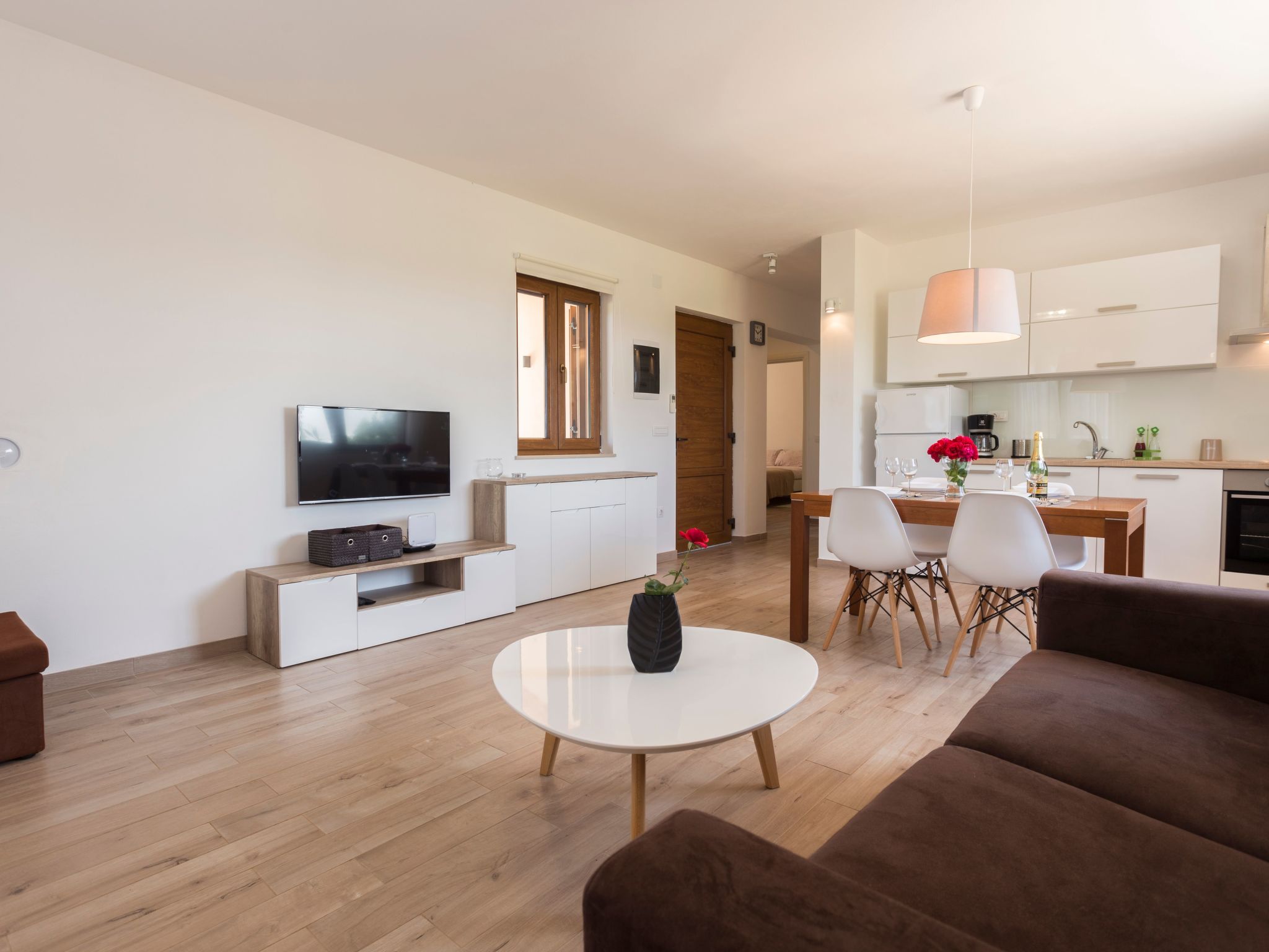 Haus Nina mit beheiztem Schwimmbad-Binnen