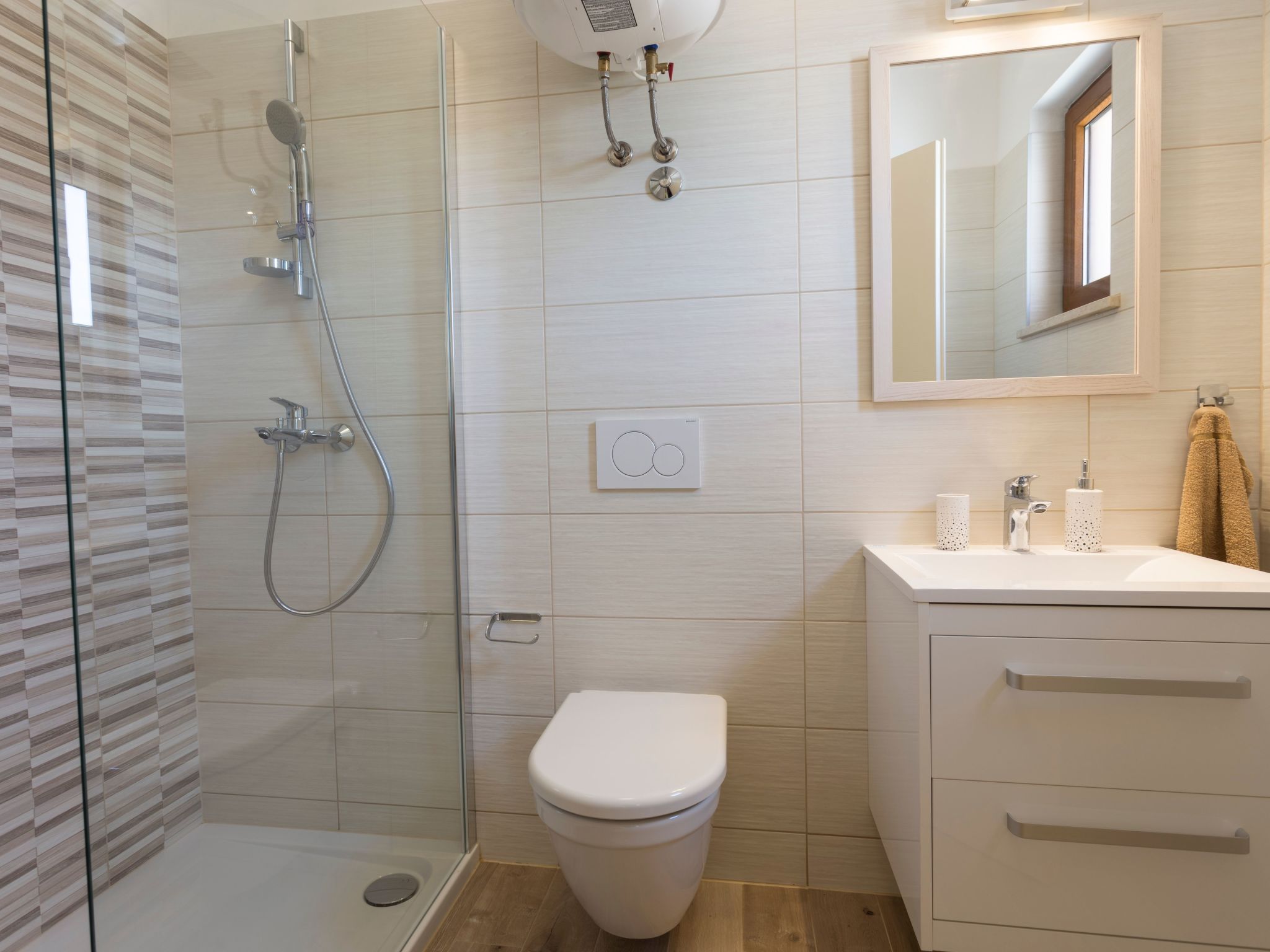 Haus Nina mit beheiztem Schwimmbad-Binnen