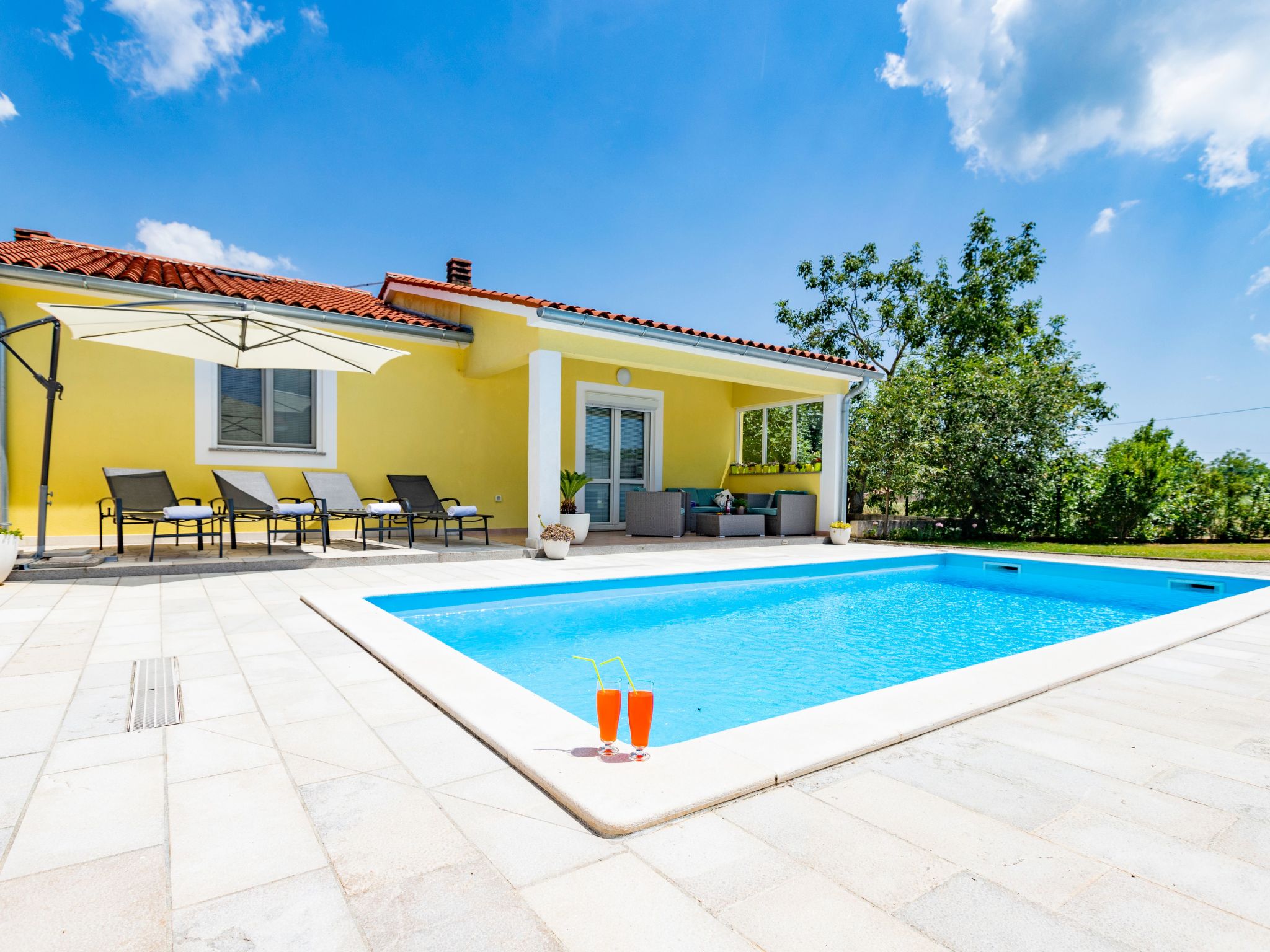 Mit Privatpool für 6 Personen ca. 100 m&sup2; in Hreljici, Adriaküste Kroatien