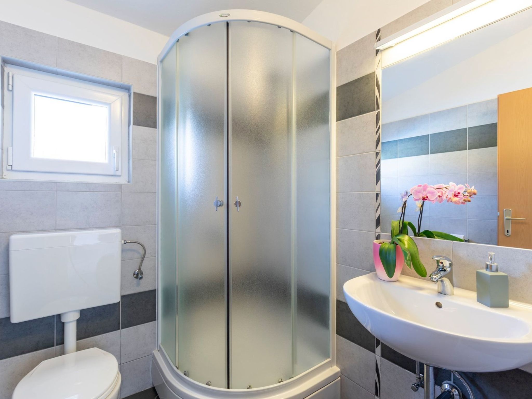 Mit Privatpool für 6 Personen ca. 100 m&sup2; in Hreljici, Adriaküste Kroatien - Image-tags.info