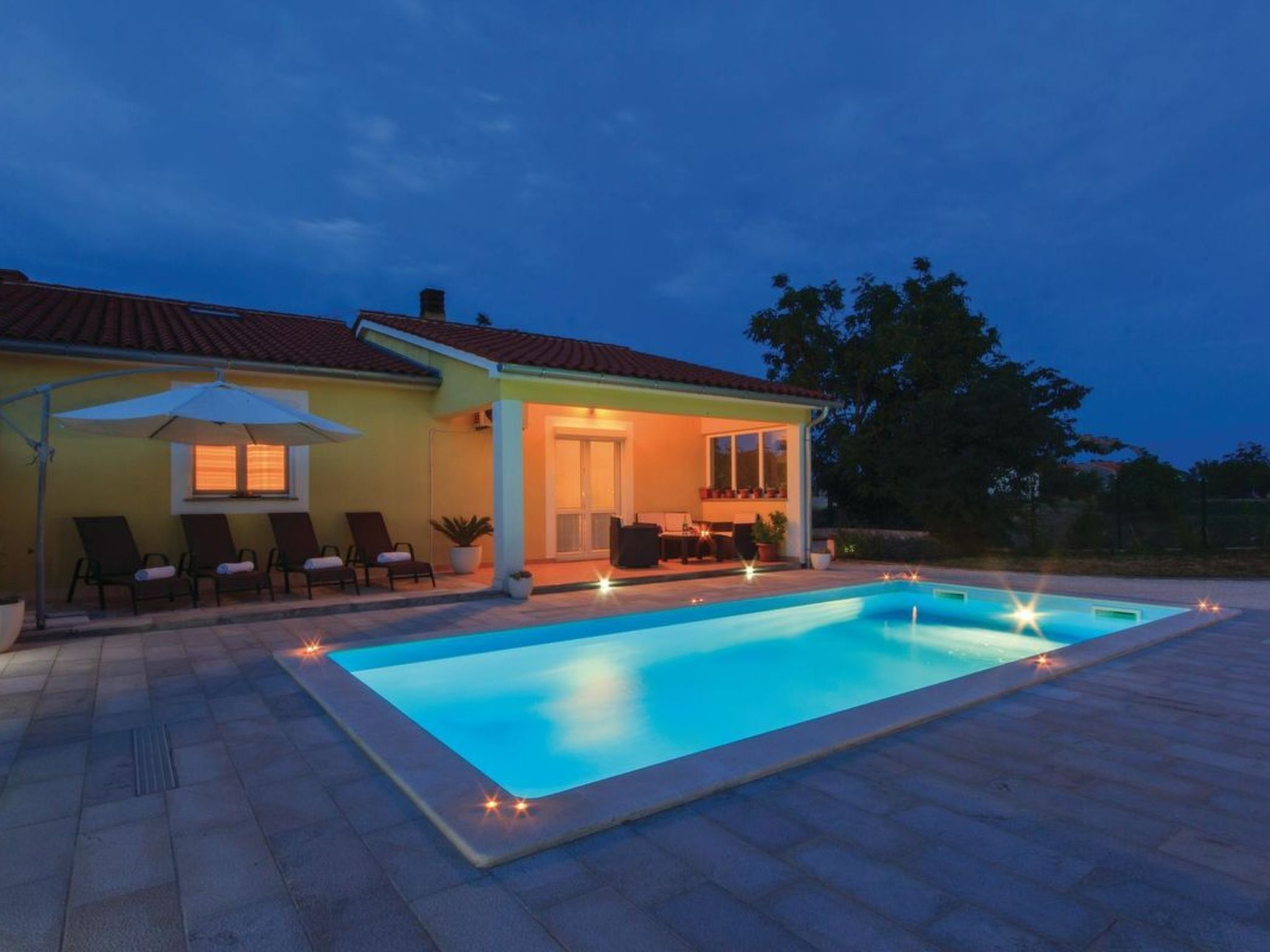 Mit Privatpool für 6 Personen ca. 100 m&sup2; in Hreljici, Adriaküste Kroatien - Image-tags.info