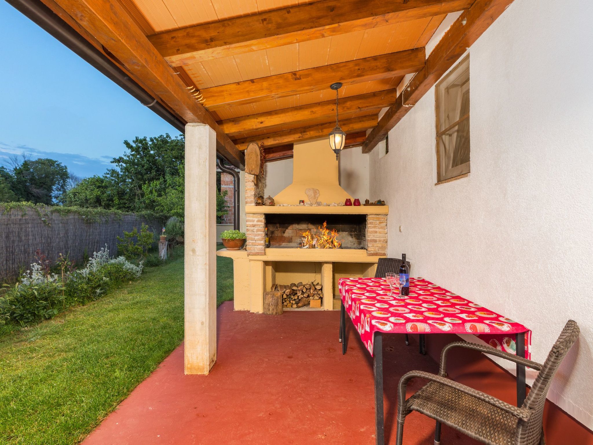 Haus "Dragica" mit Garten, Terrasse und Grill - Image-tags.info