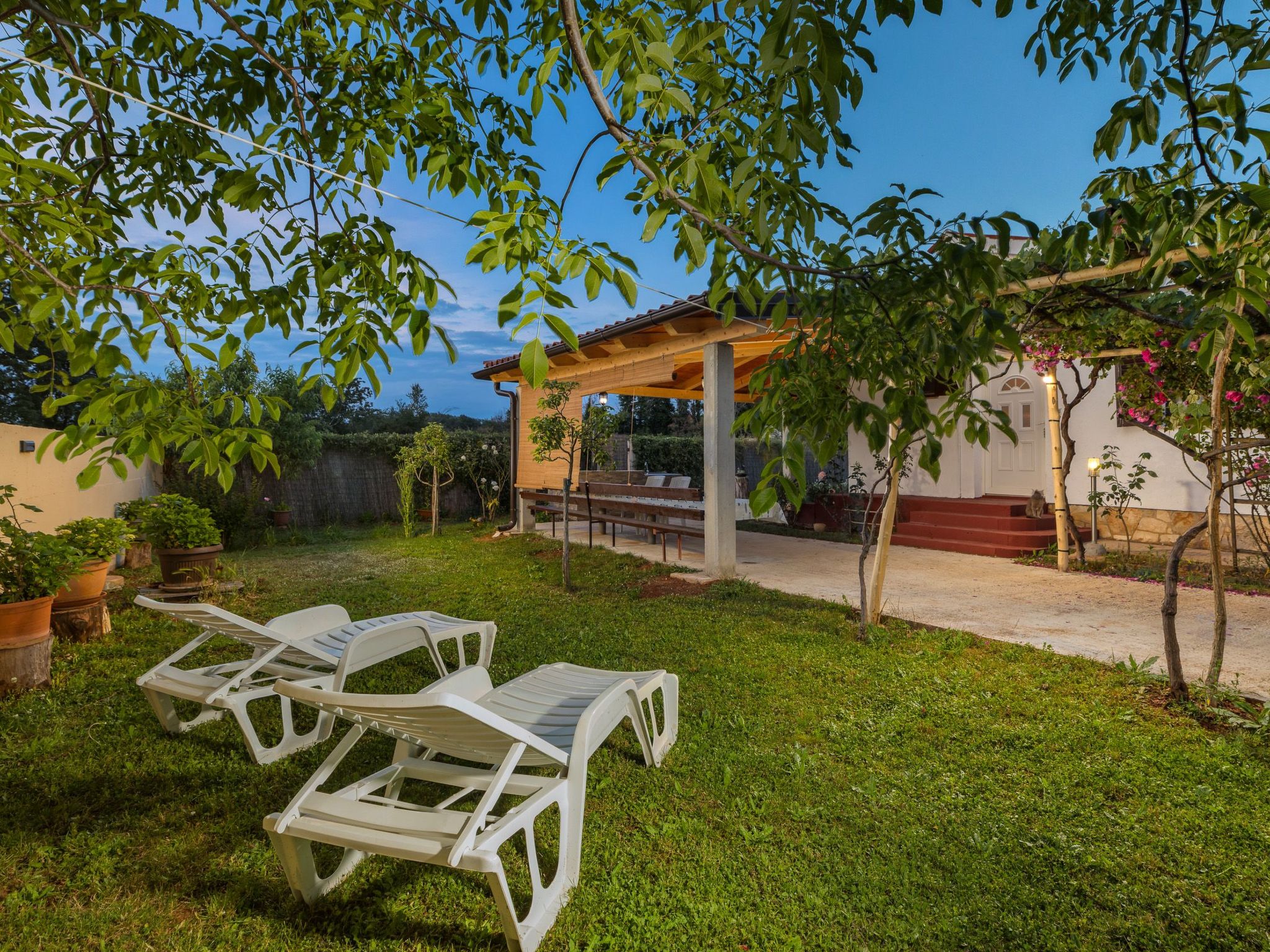 Haus "Dragica" mit Garten, Terrasse und Grill - Image-tags.info