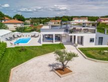 Villa Bella Vita: Prive-oase met zwembad nabij Pula, 2 km van zee - thumbnail 1