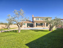 Villa Fumeti met privézwembad en tuin op 15 km van de zee in Istrië - thumbnail 1