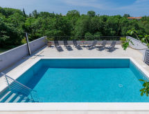 Villa Anita: Luxe 10-persoonsvakantiehuis met verwarmd zwembad in groene omgeving - thumbnail 3