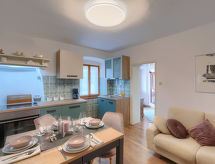 Villa Anita: Luxe 10-persoonsvakantiehuis met verwarmd zwembad in groene omgeving - thumbnail 5