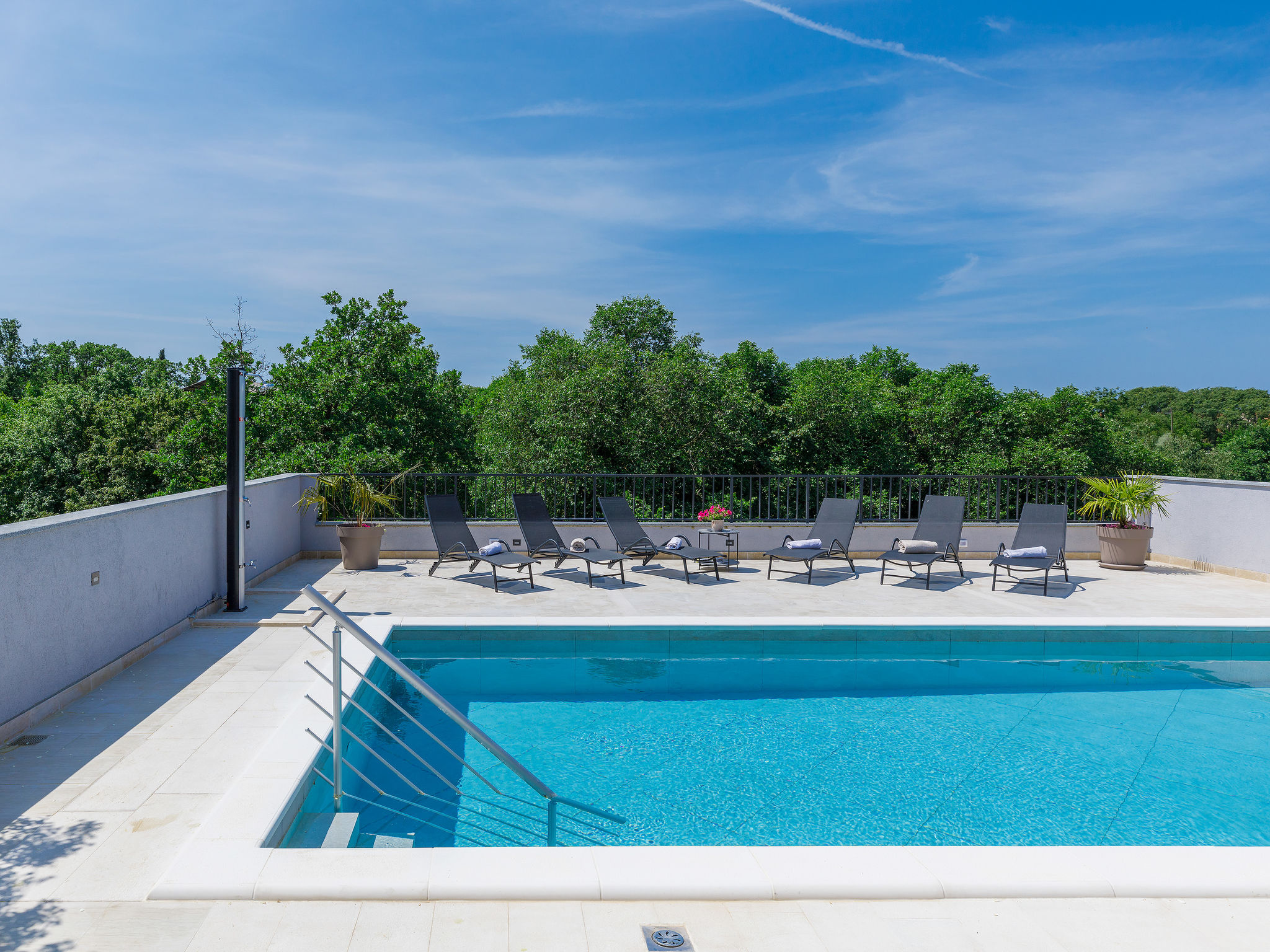 Villa Anita: Luxe 10-persoonsvakantiehuis met verwarmd zwembad in groene omgeving - foto 37